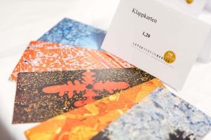 Schmuckkarten der Schülergenossenschaft NANOFOKUS, Foto: Paul Magura