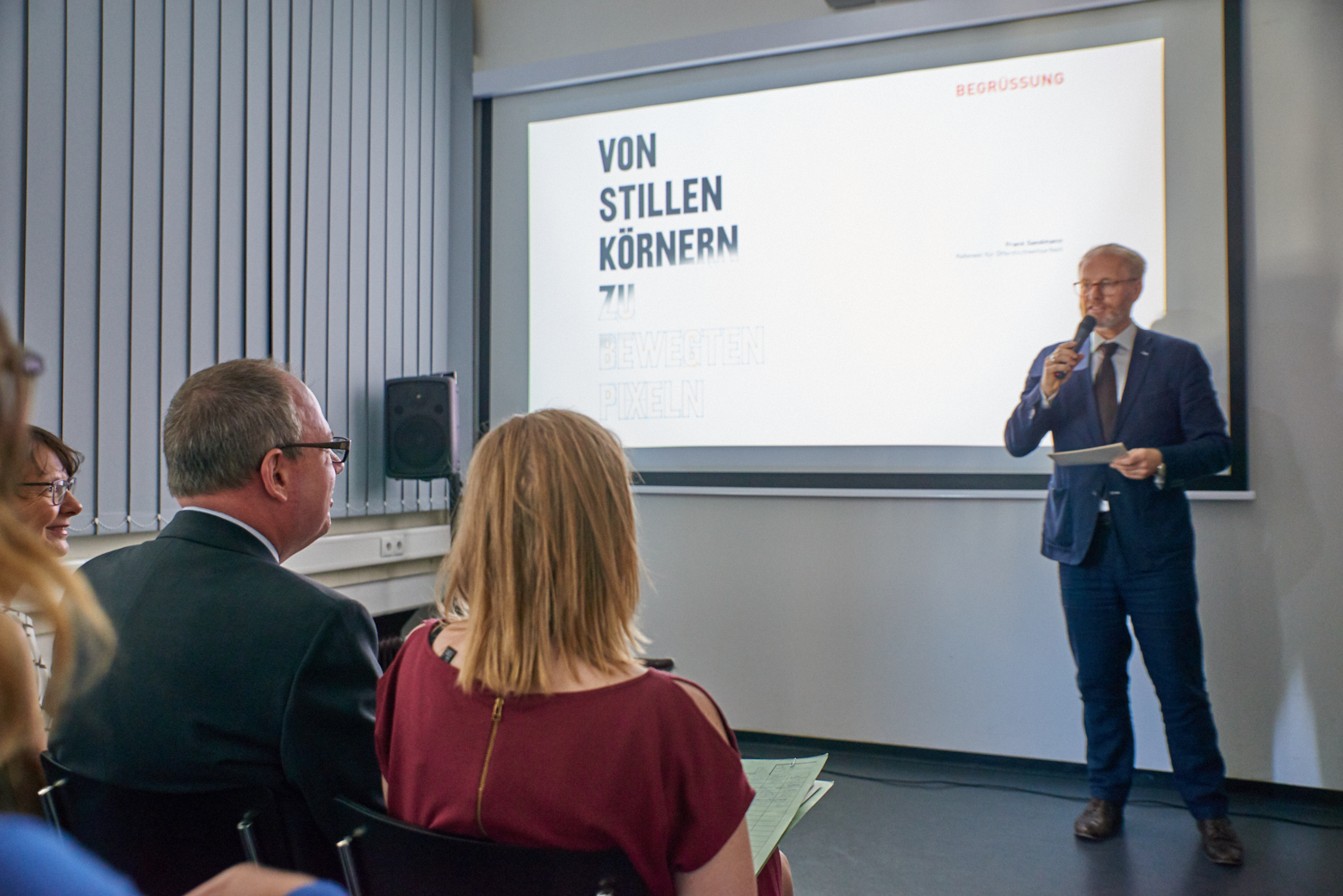 Eröffnung neuer Digitallabore mit Staatssekretär Henner Bunde