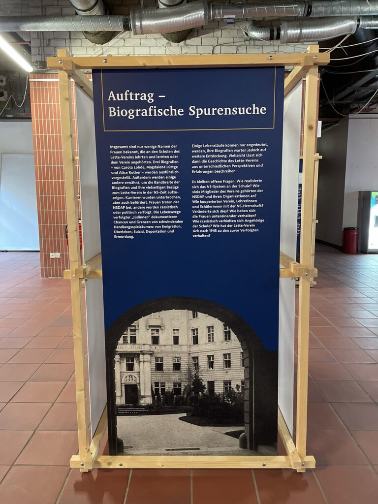 Ausstellung: »Biographische Spurensuche«